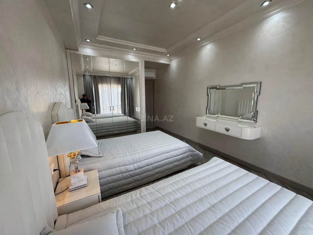 Satılır 3 otaqlı mənzil 140 m²