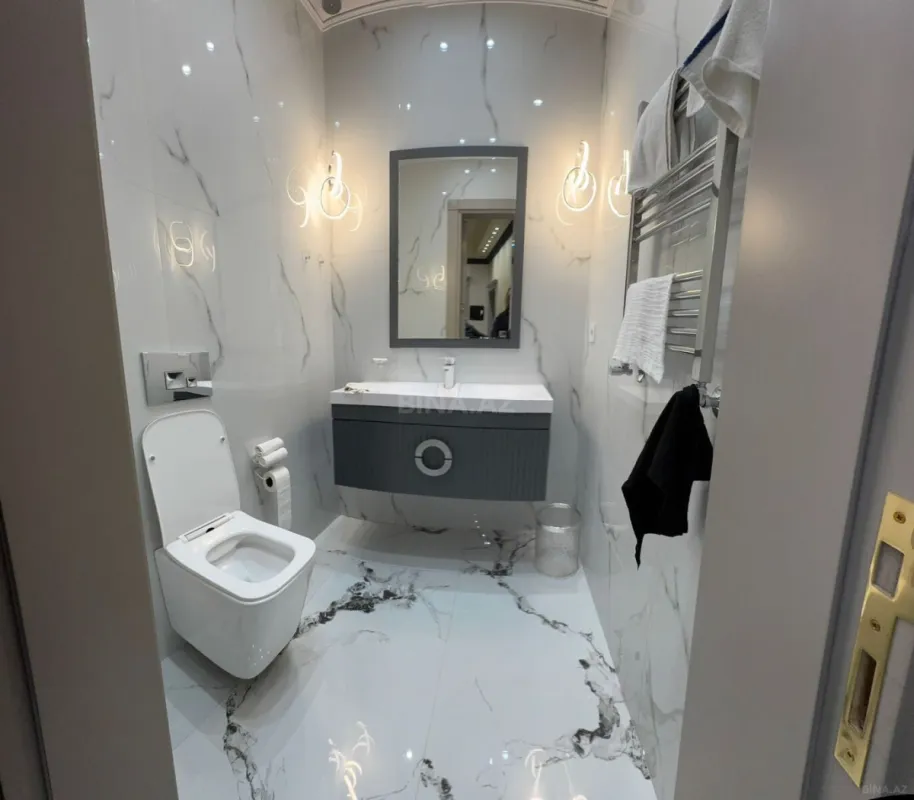 Satılır 3 otaqlı mənzil 140 m²