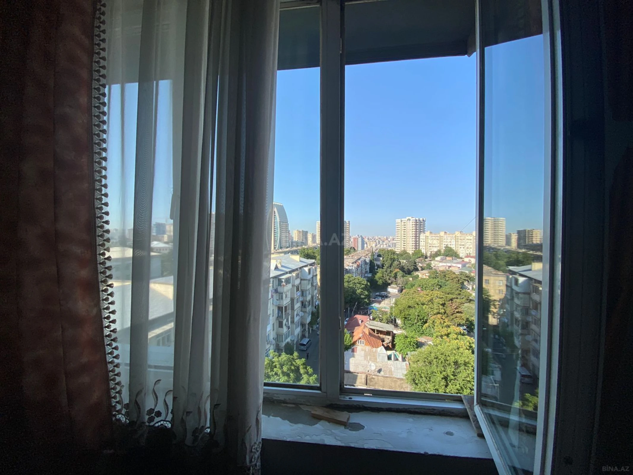 Satılır 7 otaqlı mənzil 220 m²