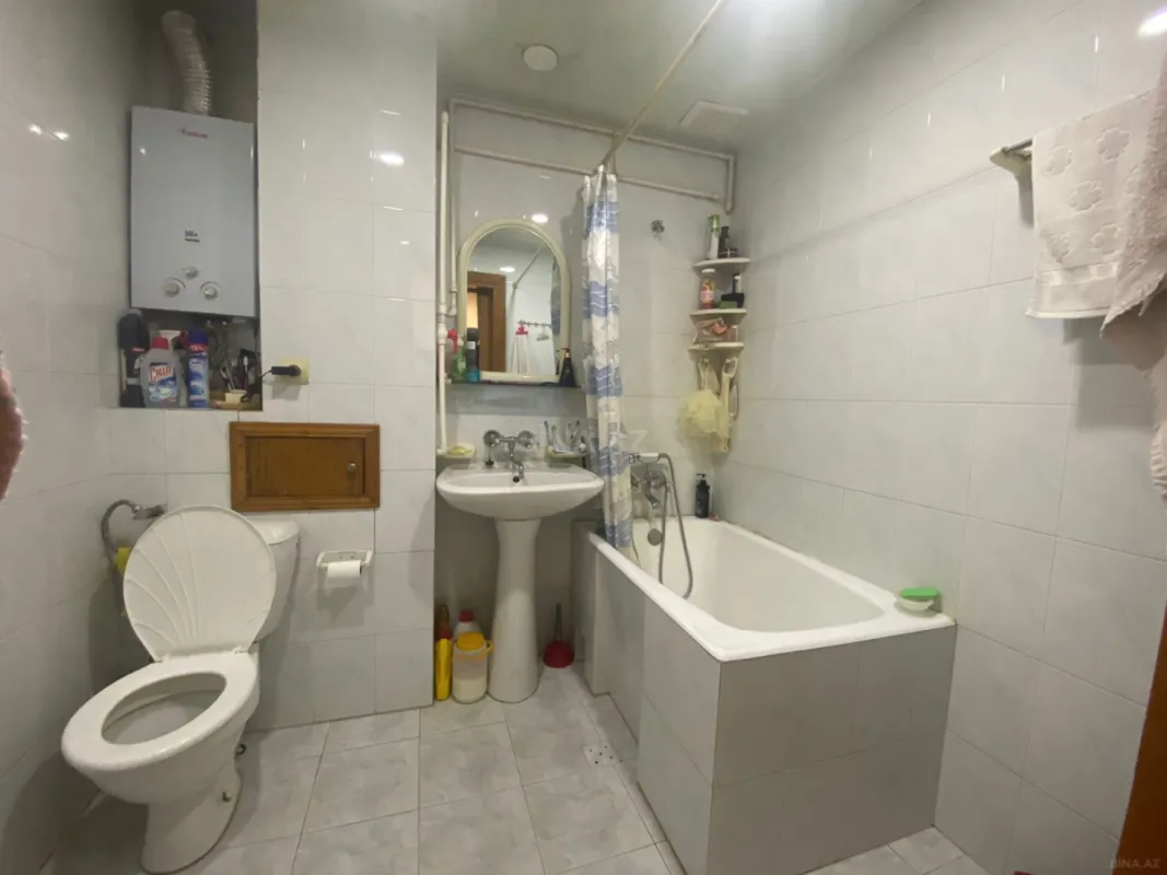 Satılır 7 otaqlı mənzil 220 m²