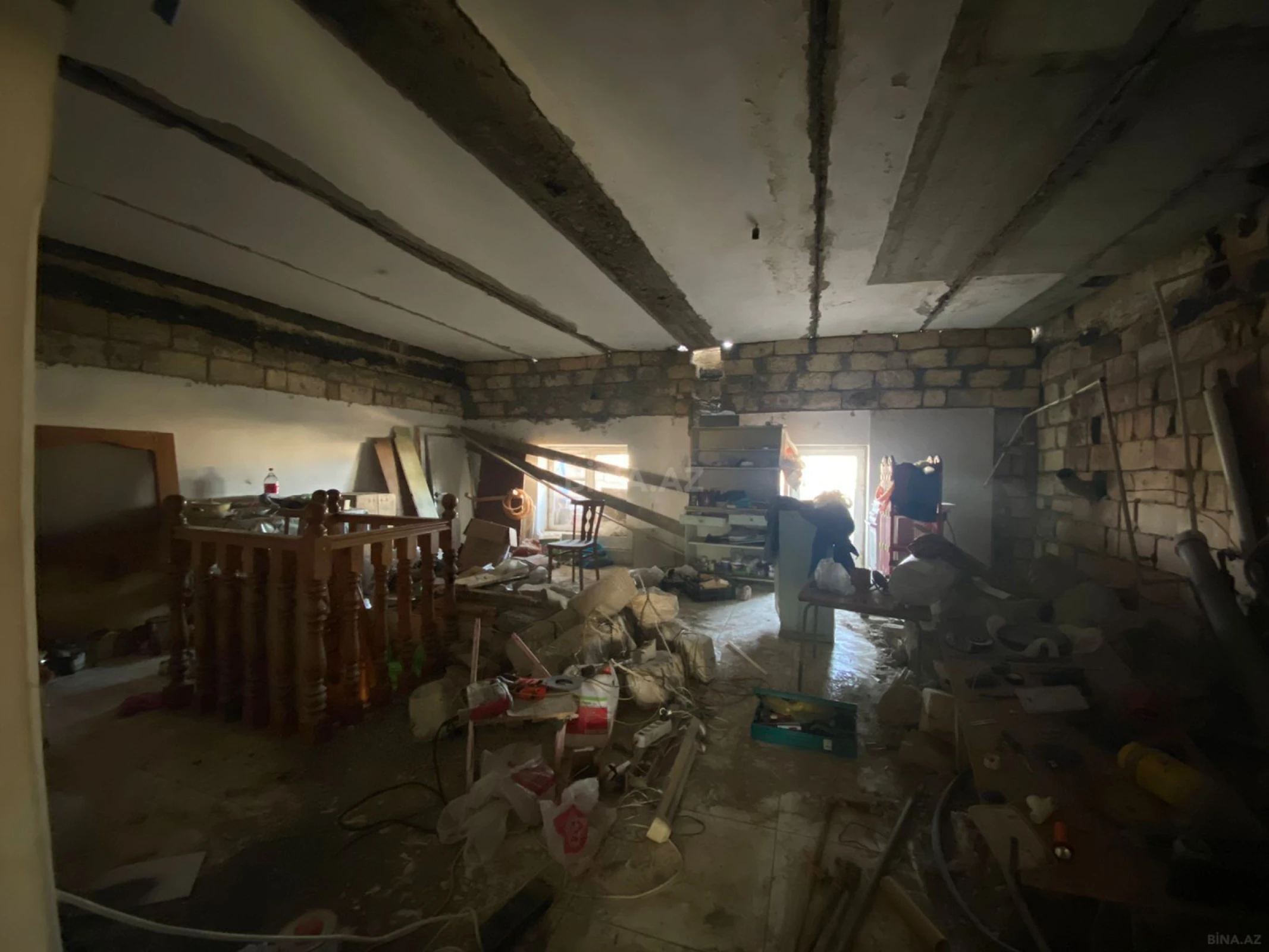 Satılır 7 otaqlı mənzil 220 m²