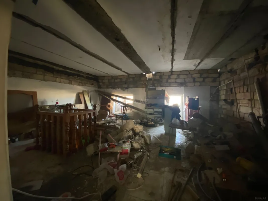 Satılır 7 otaqlı mənzil 220 m²