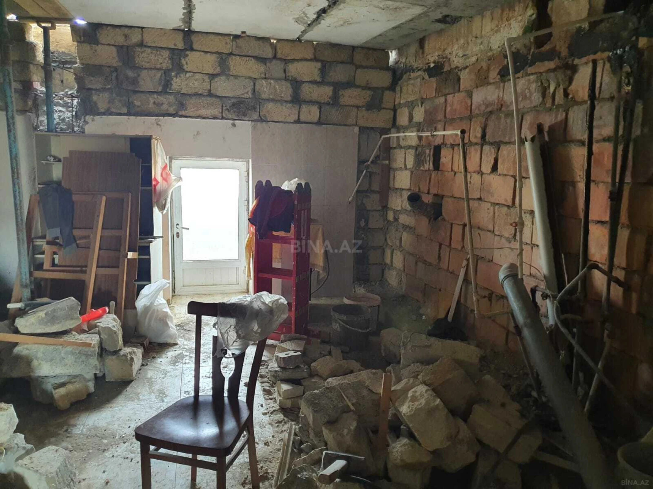 Satılır 7 otaqlı mənzil 220 m²