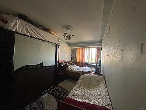 Satılır 7 otaqlı mənzil 220 m²