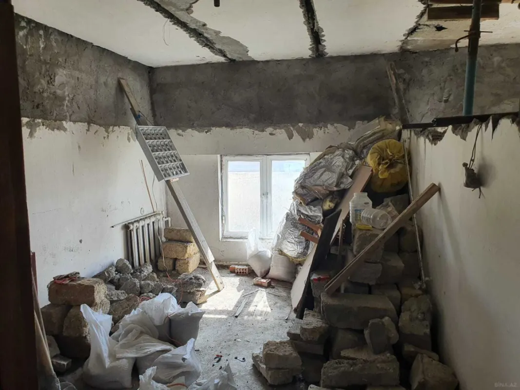 Satılır 7 otaqlı mənzil 220 m²