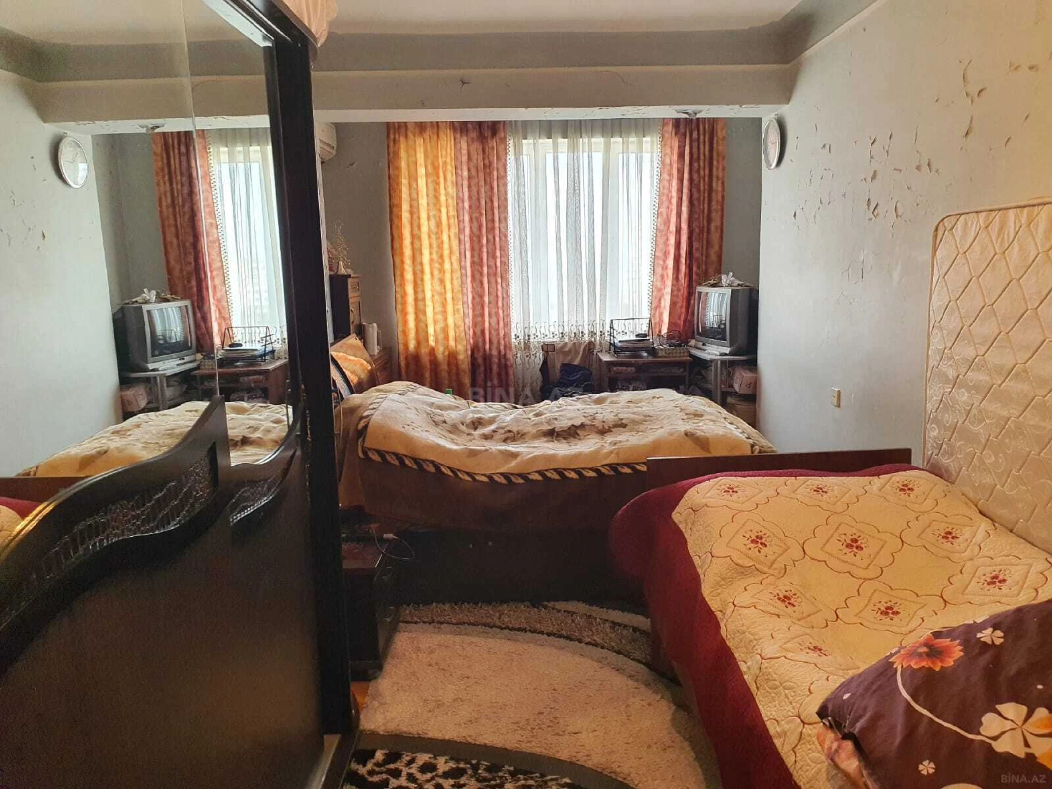 Satılır 7 otaqlı mənzil 220 m²