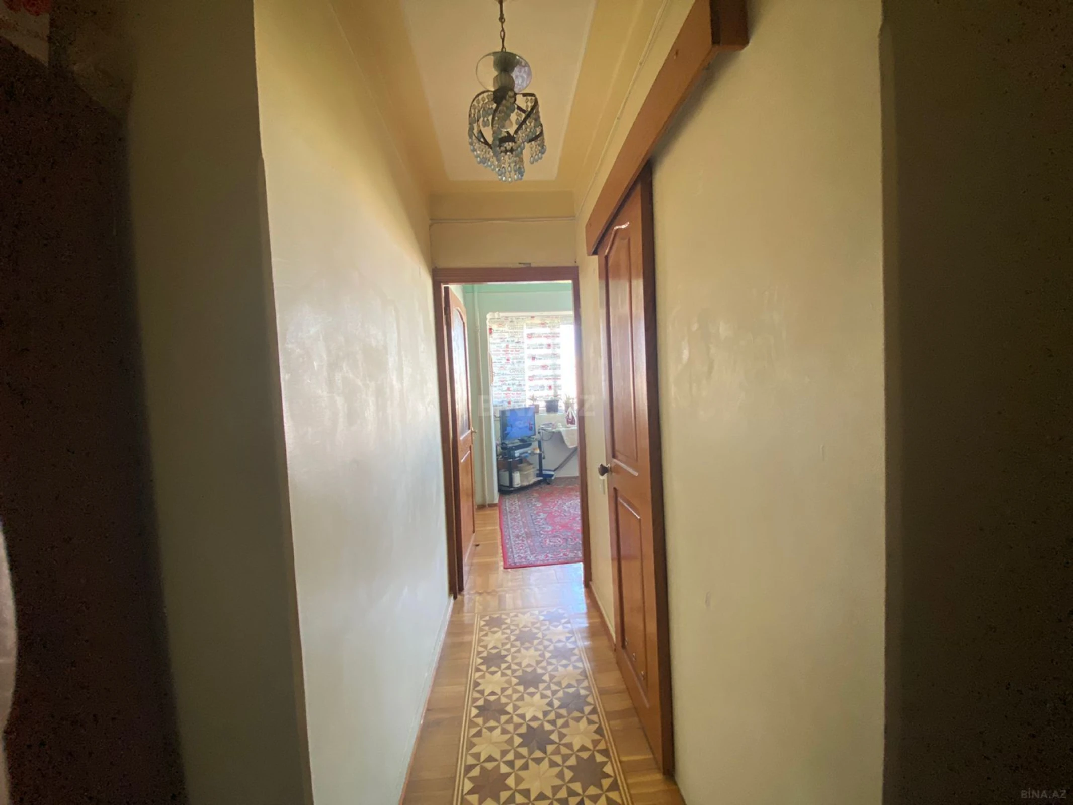 Satılır 7 otaqlı mənzil 220 m²