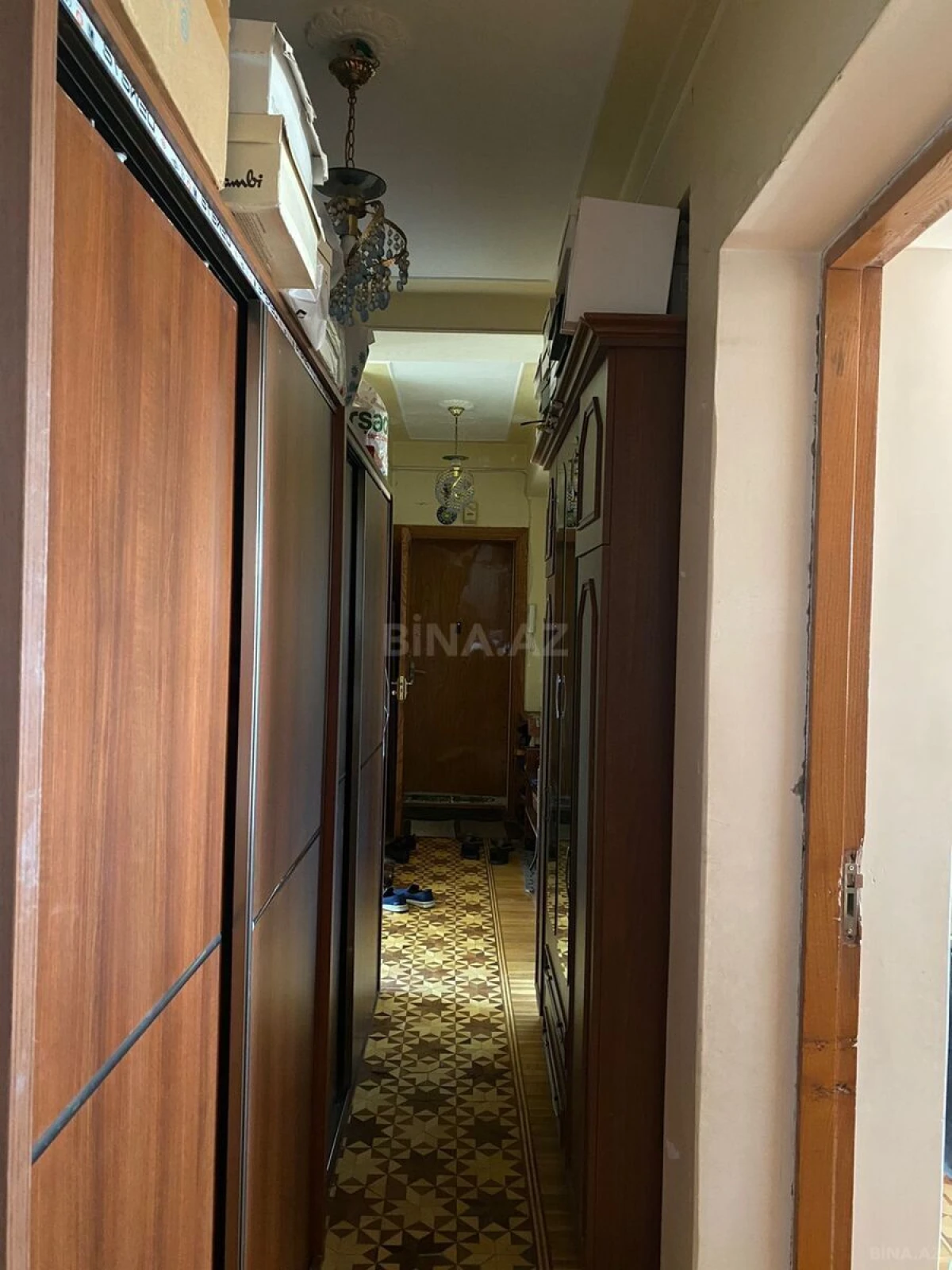 Satılır 7 otaqlı mənzil 220 m²