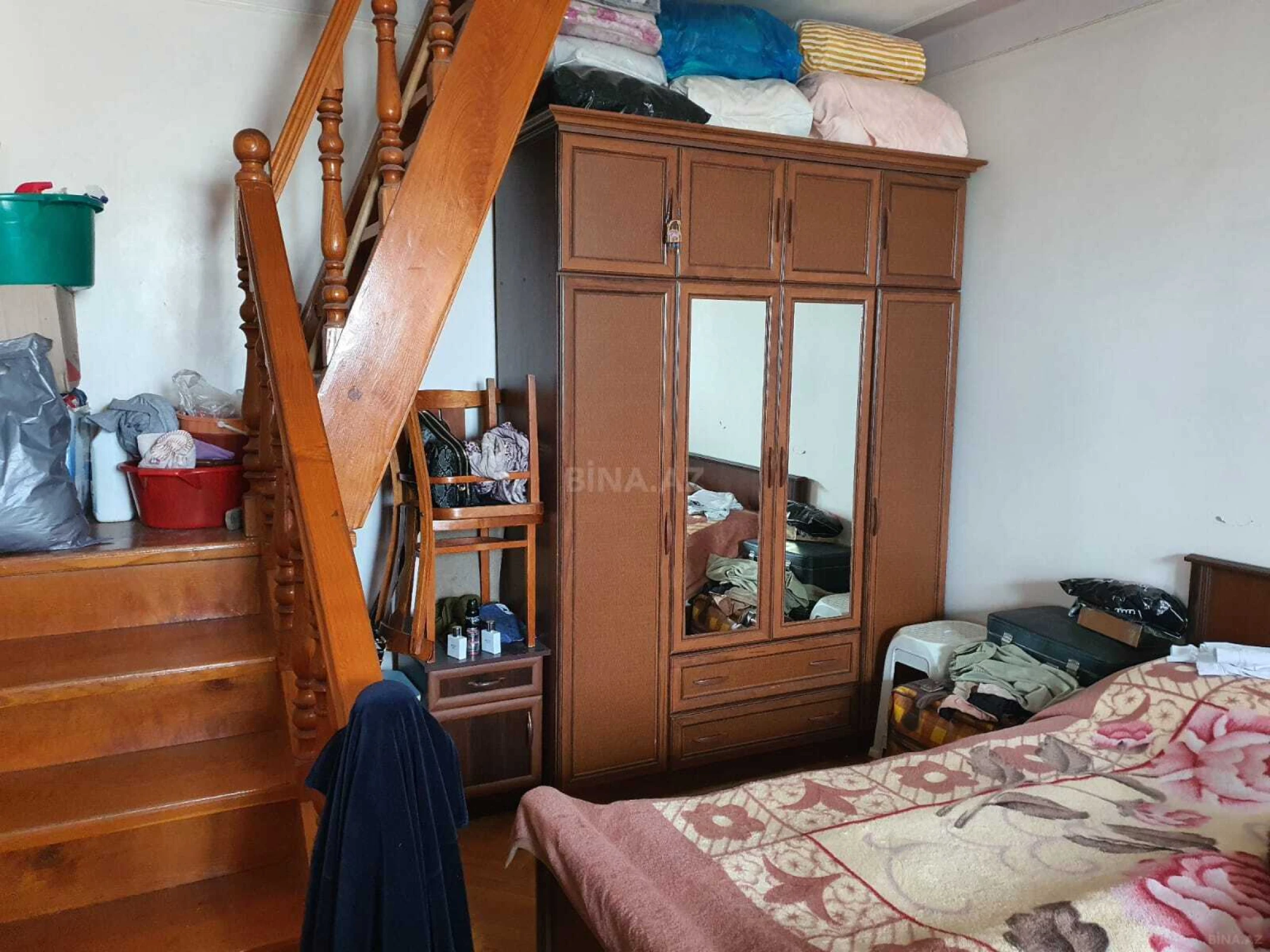 Satılır 7 otaqlı mənzil 220 m²