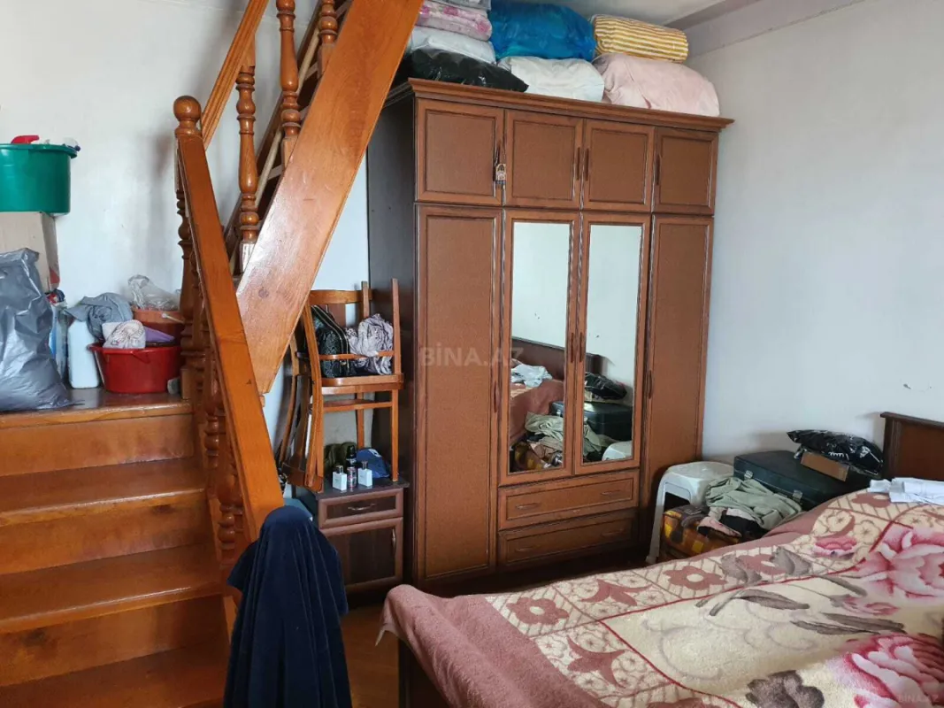 Satılır 7 otaqlı mənzil 220 m²