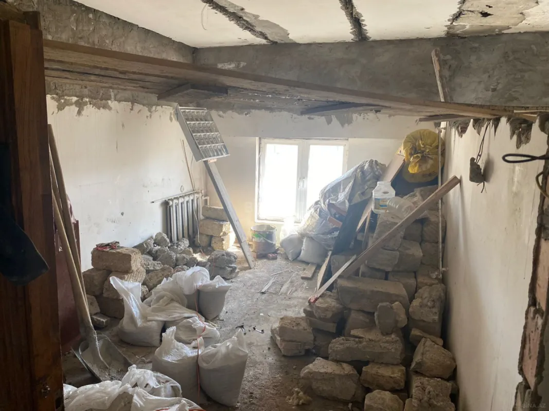 Satılır 7 otaqlı mənzil 220 m²