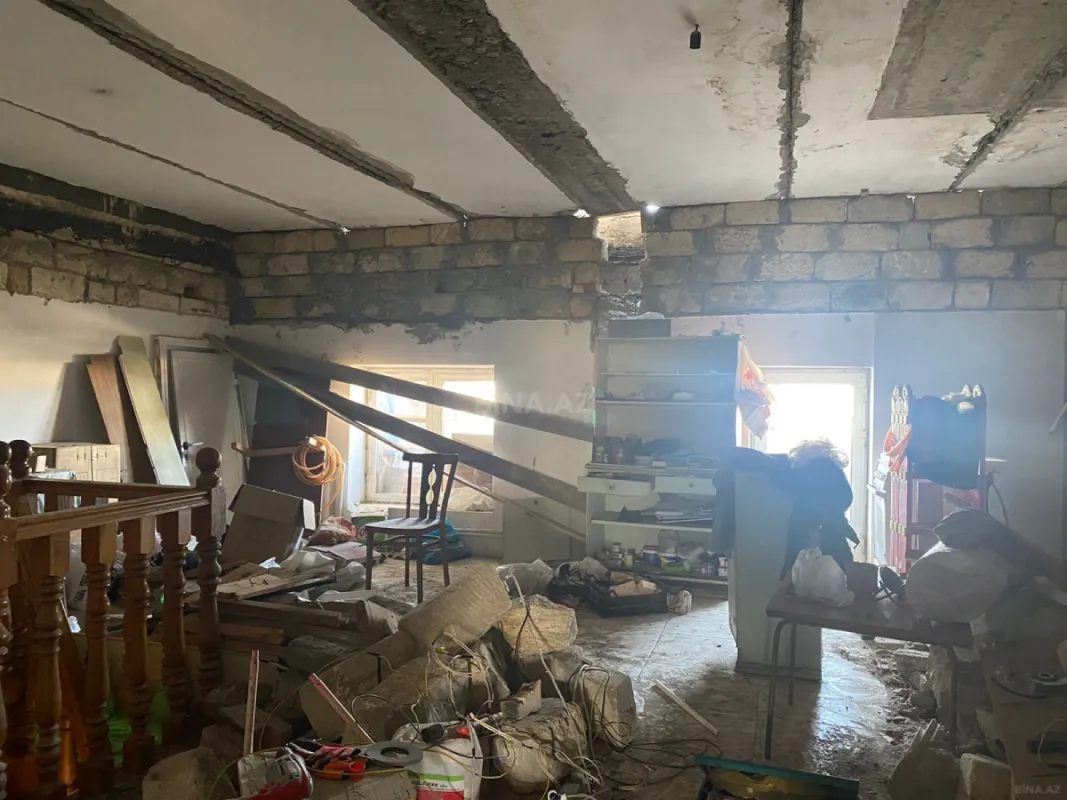 Satılır 7 otaqlı mənzil 220 m²