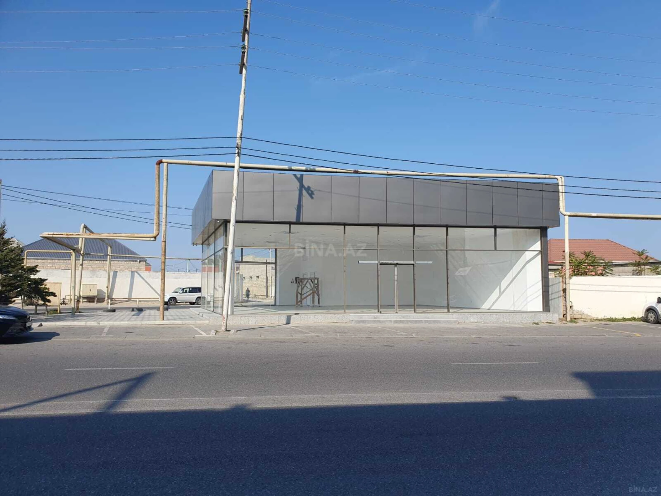 Satılır obyekt 180 m²