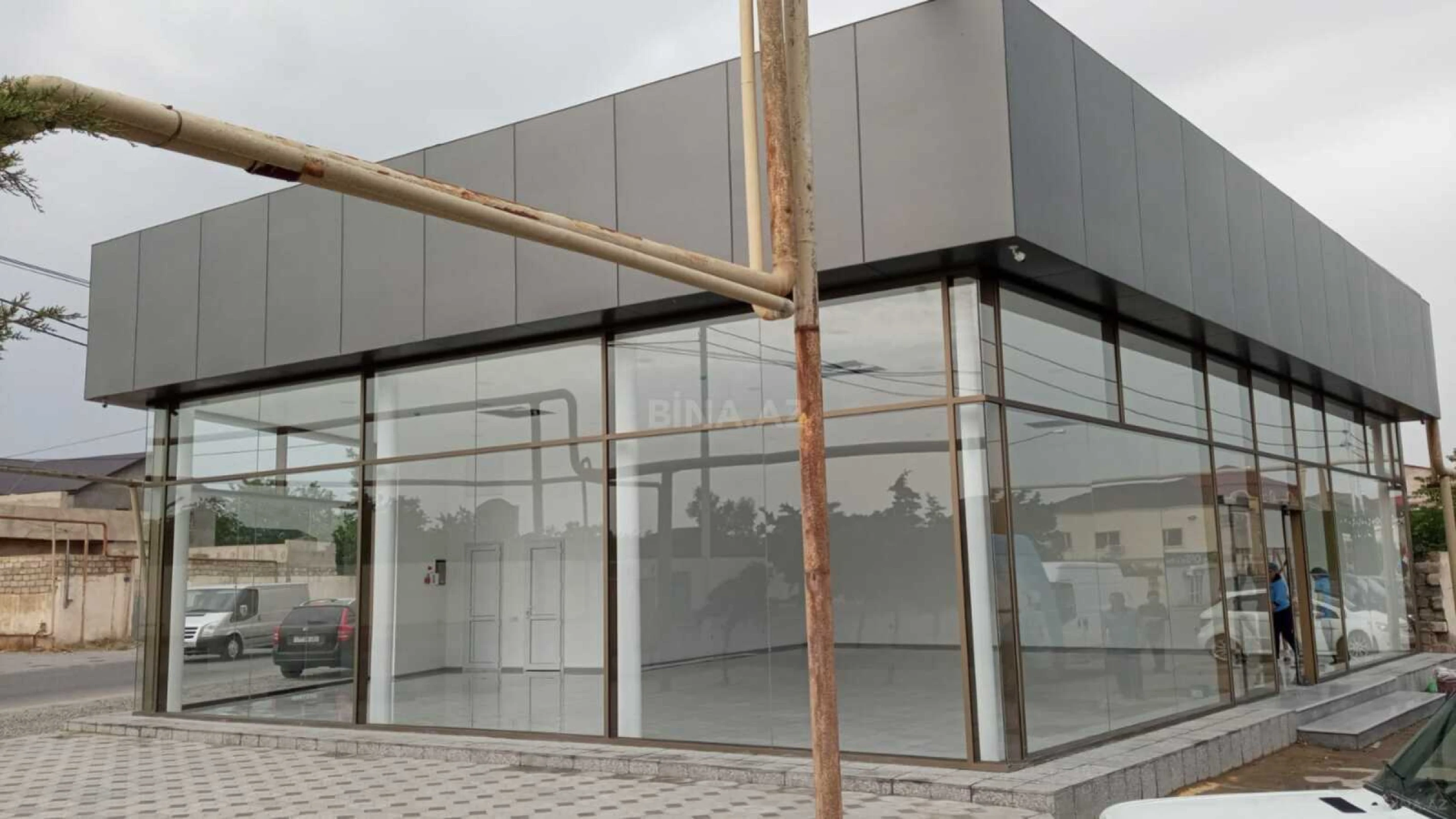 Satılır obyekt 180 m²