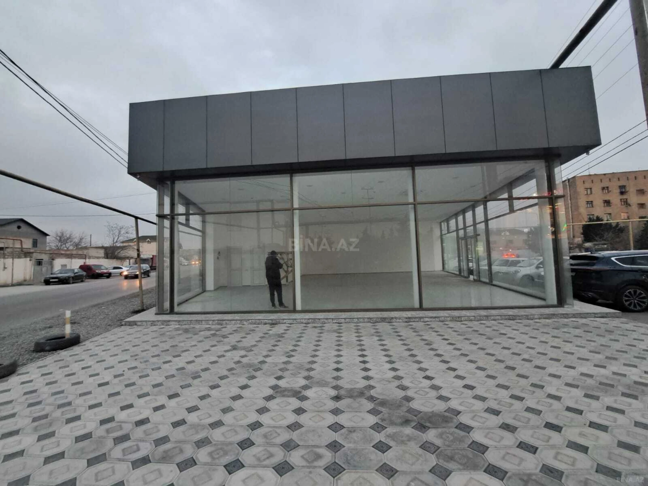 Satılır obyekt 180 m²