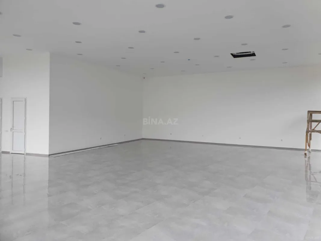 Satılır obyekt 180 m²