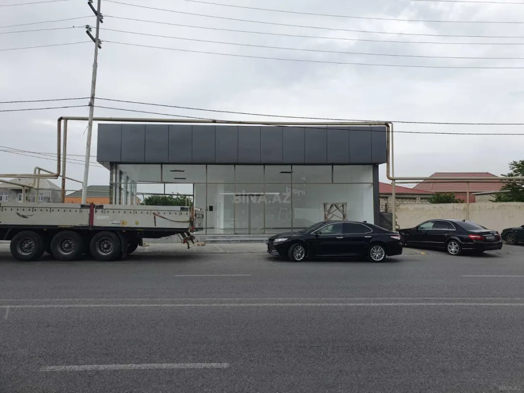 Satılır obyekt 180 m²