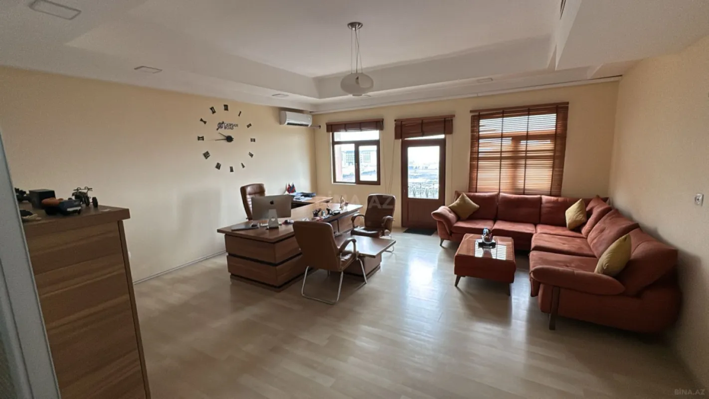 Satılır 5 otaqlı ofis 220 m²