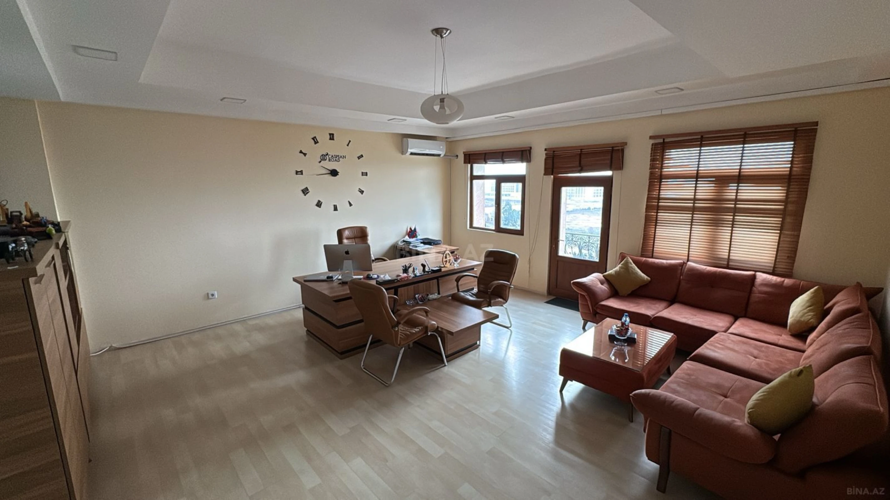 Satılır 5 otaqlı ofis 220 m²
