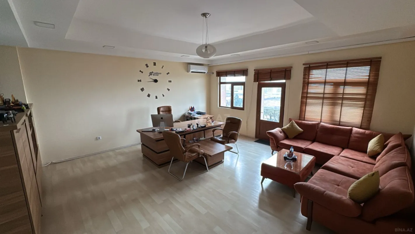 Satılır 5 otaqlı ofis 220 m²
