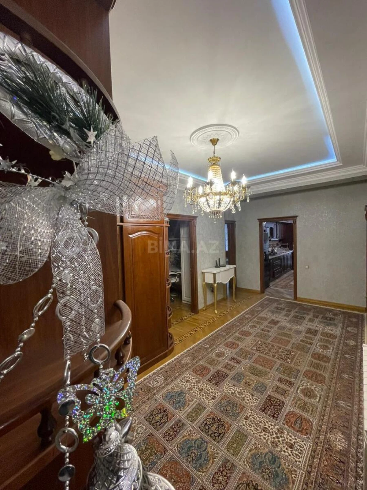 Kirayə verilir 3 otaqlı mənzil 170 m²