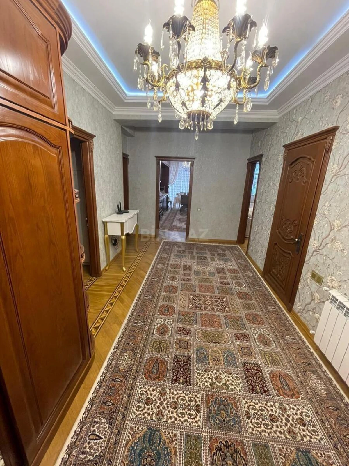 Kirayə verilir 3 otaqlı mənzil 170 m²