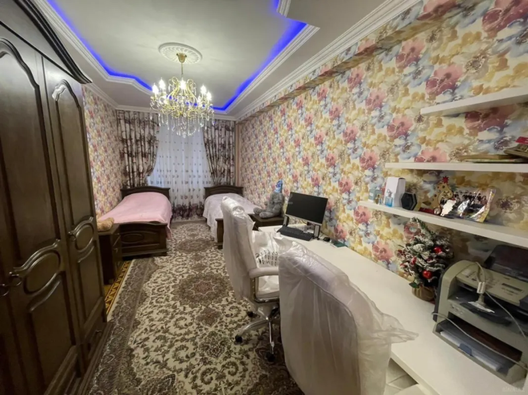 Kirayə verilir 3 otaqlı mənzil 170 m²