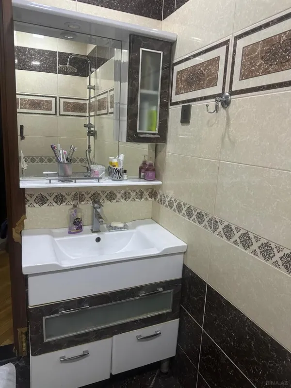 Satılır 2 otaqlı mənzil 86 m²