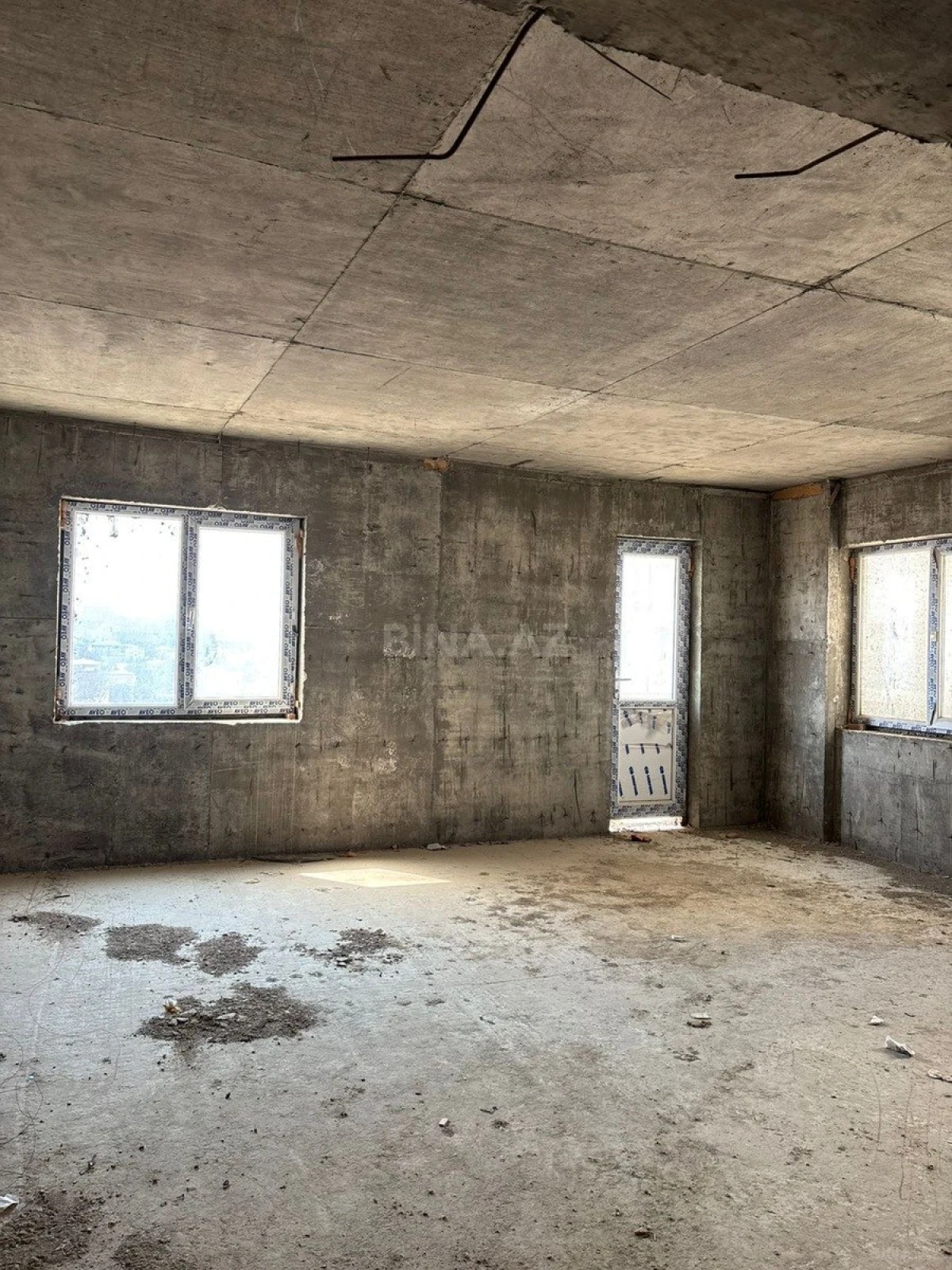 Satılır 3 otaqlı mənzil 120 m²