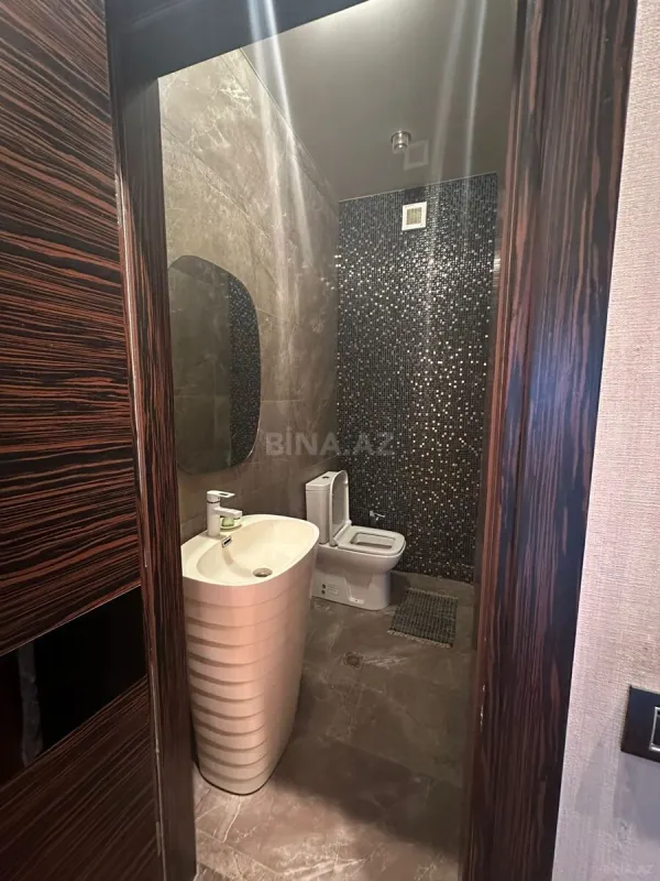 Satılır 4 otaqlı mənzil 187 m²
