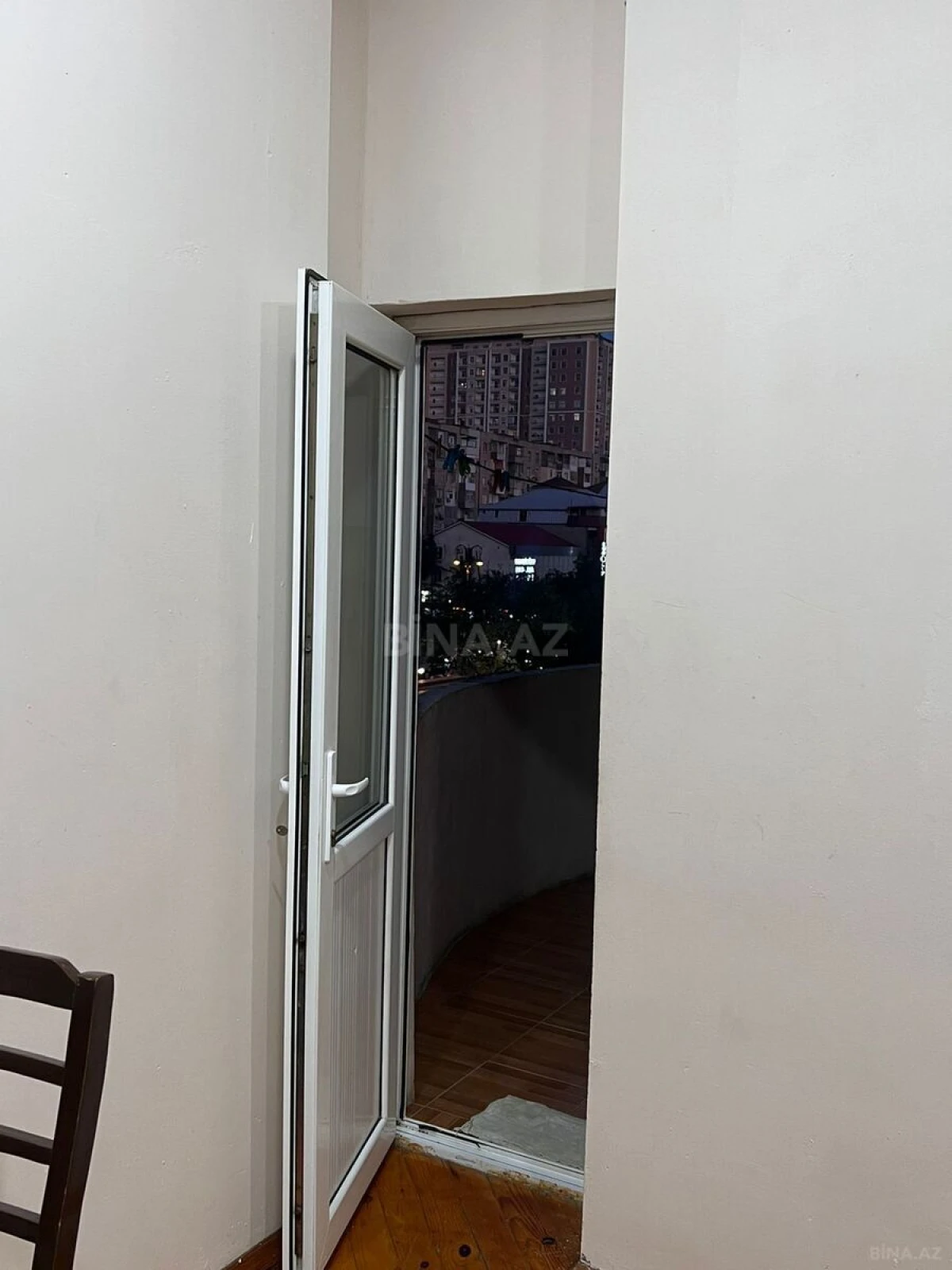 Kirayə verilir 2 otaqlı mənzil 80 m²