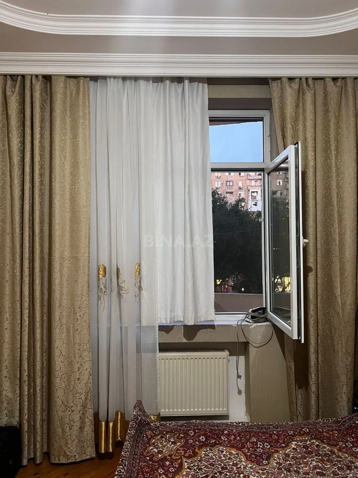 Kirayə verilir 2 otaqlı mənzil 80 m²