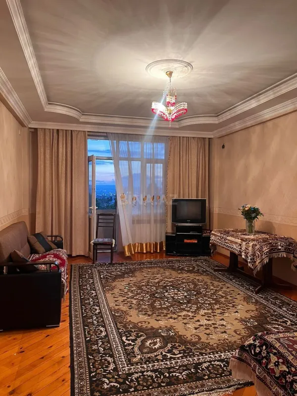 Kirayə verilir 2 otaqlı mənzil 80 m²