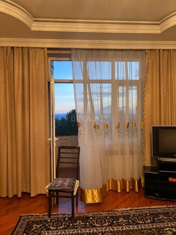 Kirayə verilir 2 otaqlı mənzil 80 m²