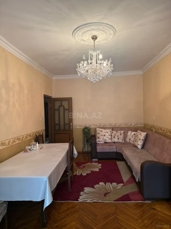 Satılır 4 otaqlı mənzil 100 m²