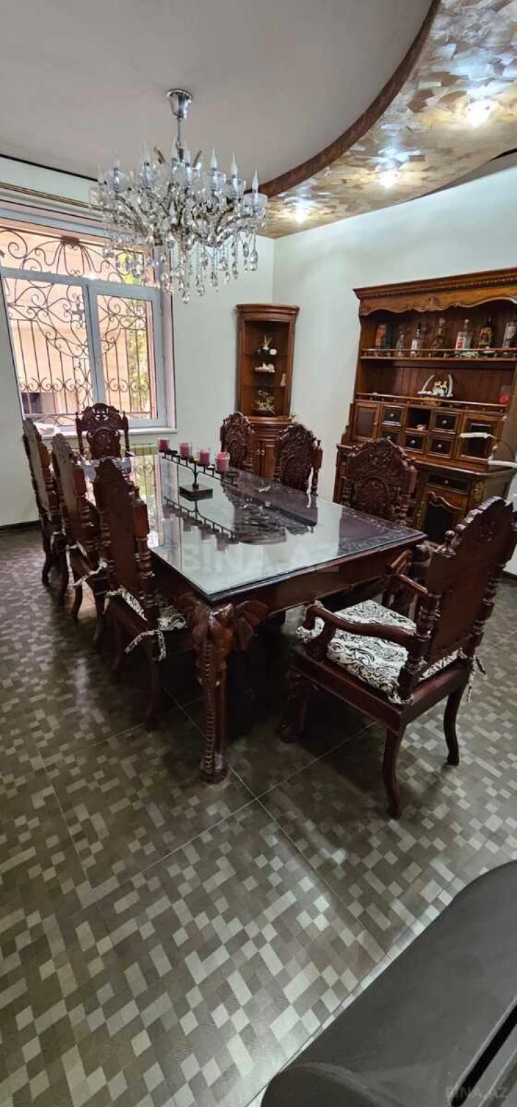 Satılır 7 otaqlı həyət evi 590 m²