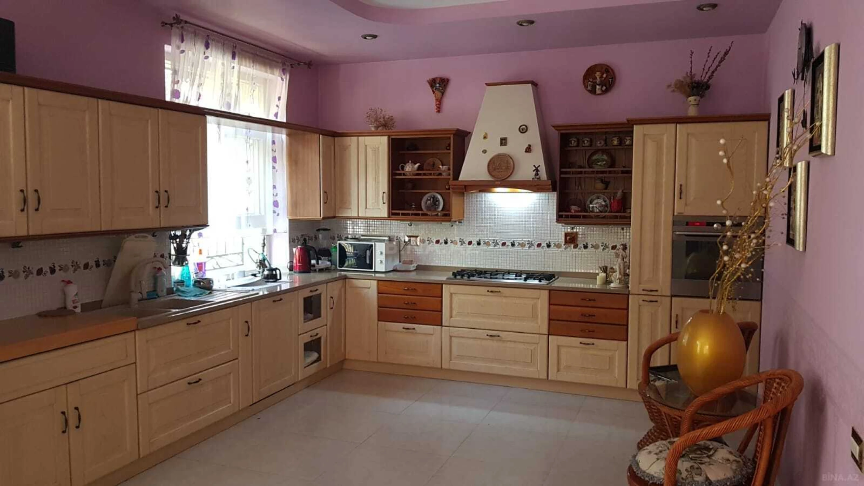 Satılır 7 otaqlı həyət evi 590 m²