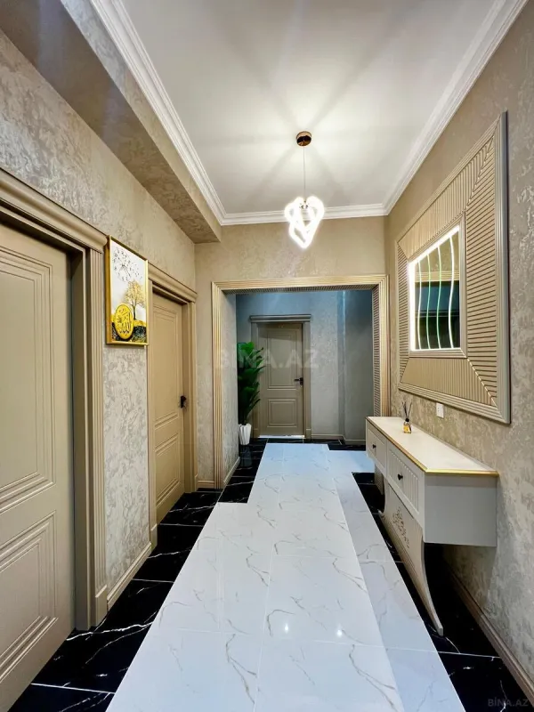 Satılır 3 otaqlı mənzil 128 m²