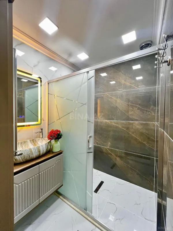 Satılır 3 otaqlı mənzil 128 m²