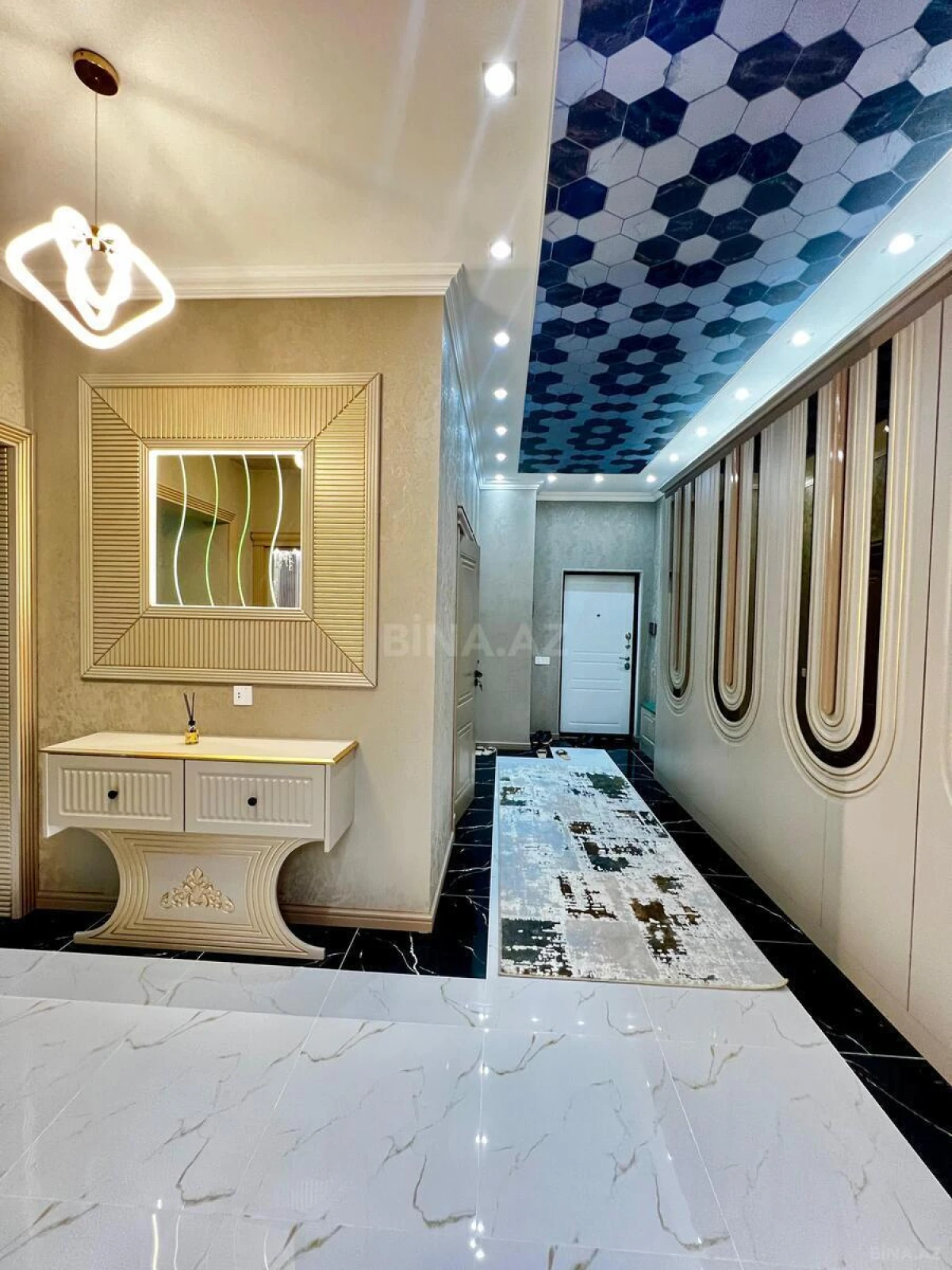 Satılır 3 otaqlı mənzil 128 m²