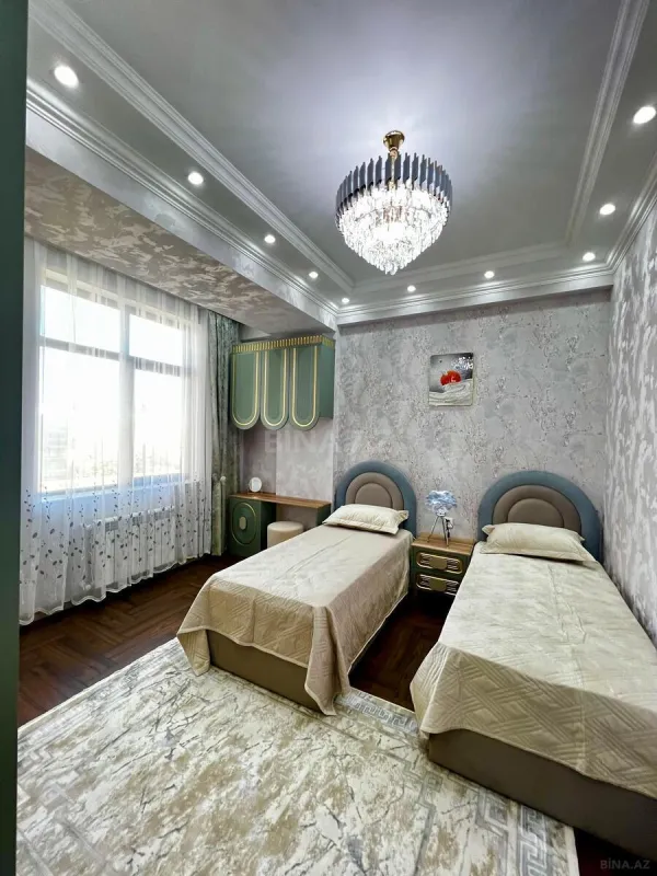Satılır 3 otaqlı mənzil 128 m²