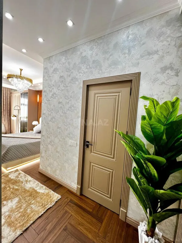 Satılır 3 otaqlı mənzil 128 m²
