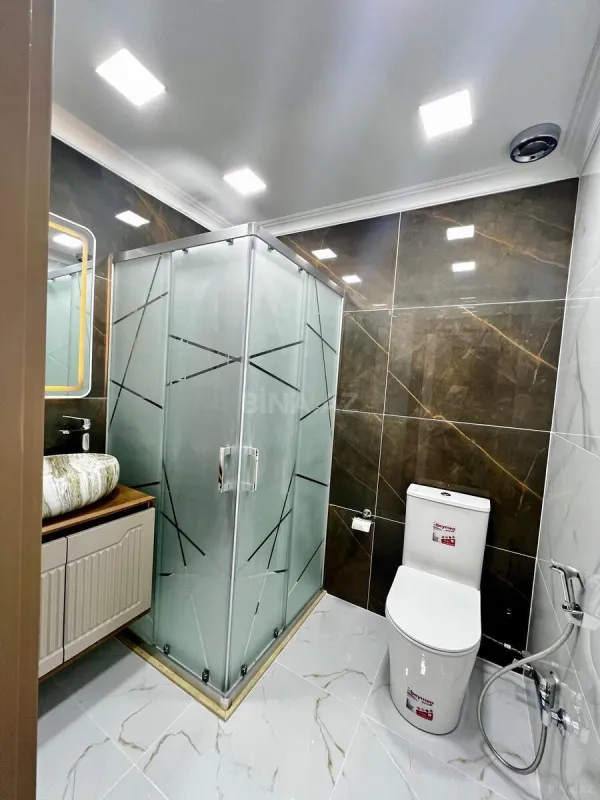 Satılır 3 otaqlı mənzil 128 m²
