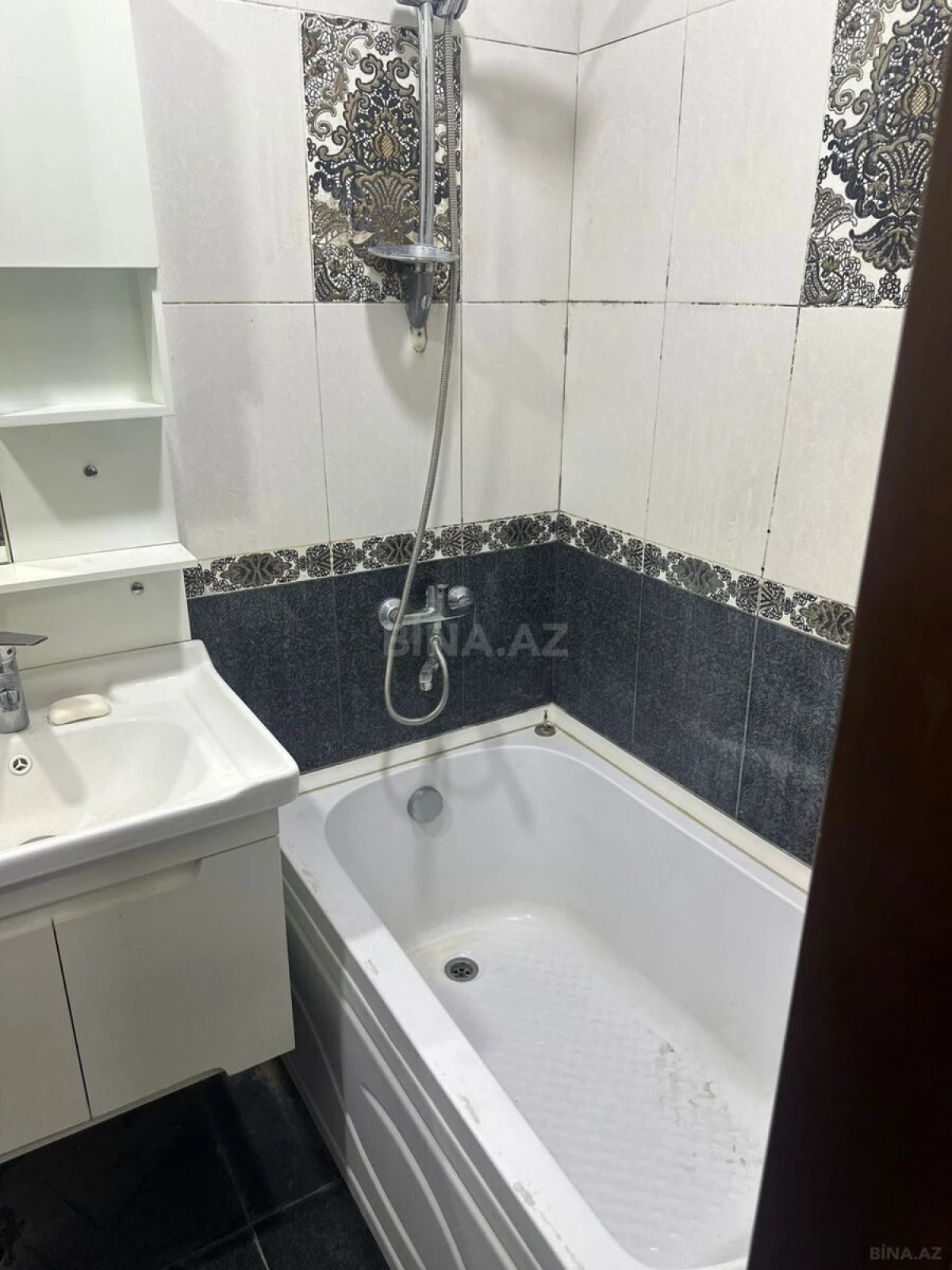 Kirayə verilir 2 otaqlı mənzil 67 m²