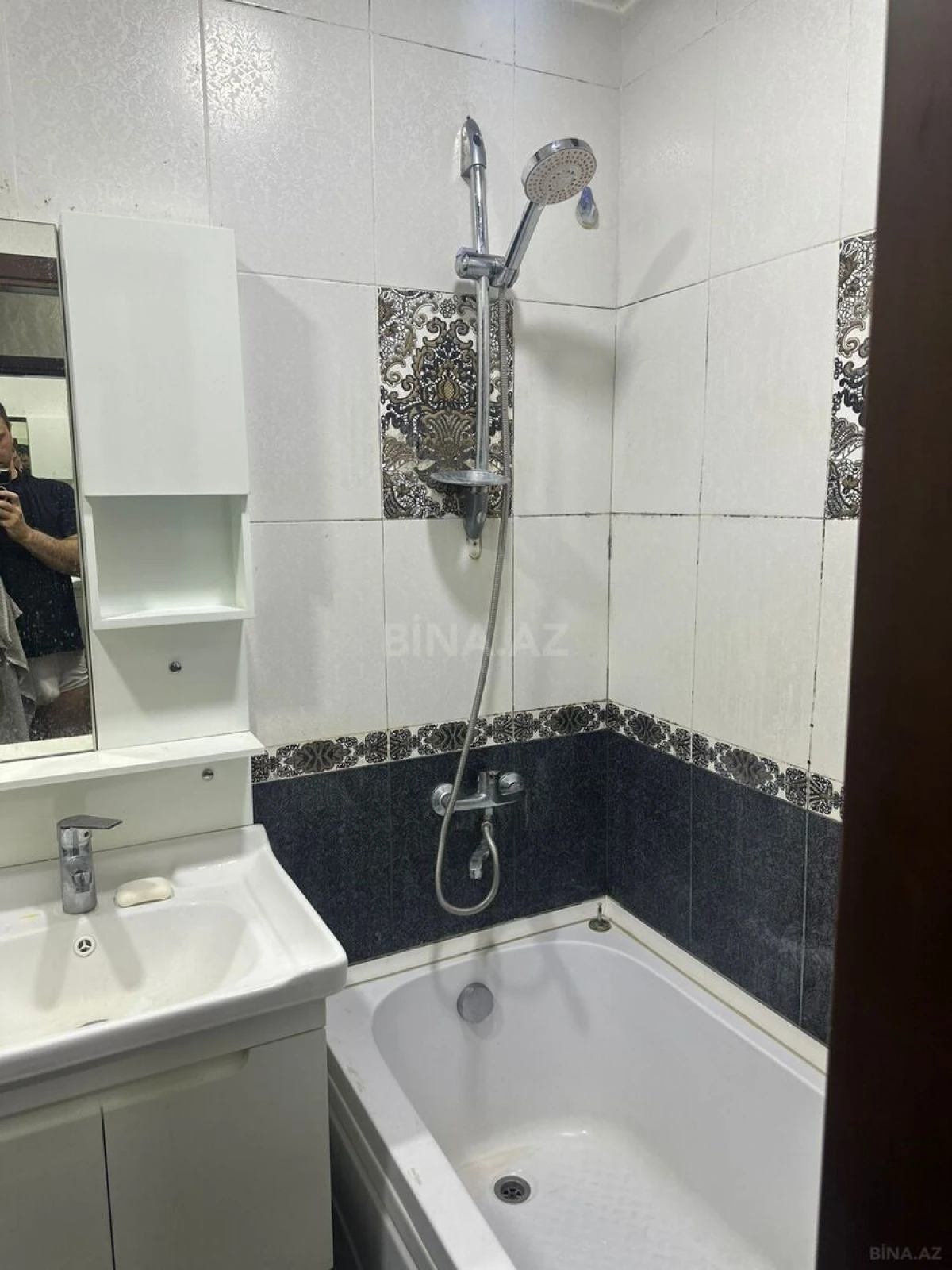 Kirayə verilir 2 otaqlı mənzil 67 m²