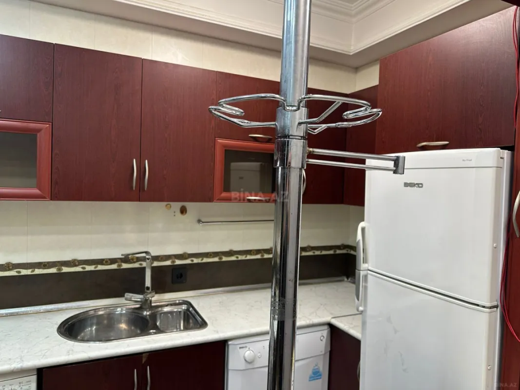 Kirayə verilir 2 otaqlı mənzil 67 m²