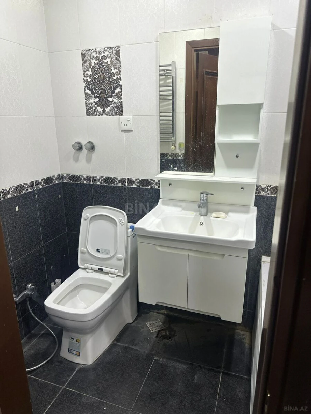 Kirayə verilir 2 otaqlı mənzil 67 m²