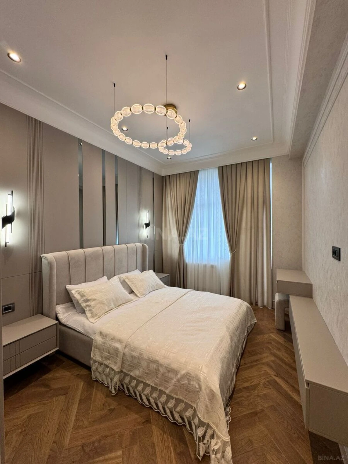 Satılır 4 otaqlı mənzil 185 m²