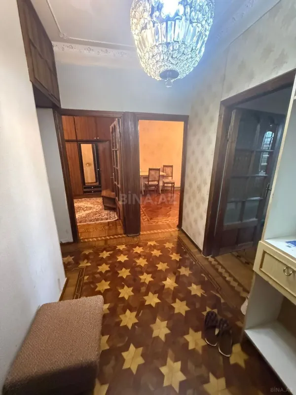 Satılır 4 otaqlı mənzil 120 m²