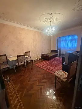 Satılır 4 otaqlı mənzil 120 m²